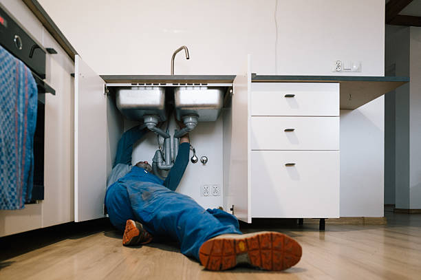 Professional Plumbing technician working in Washington, KS